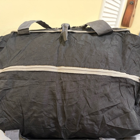 Black and Gray Men’s Duffle Bag 40L - Picture 8 of 8
